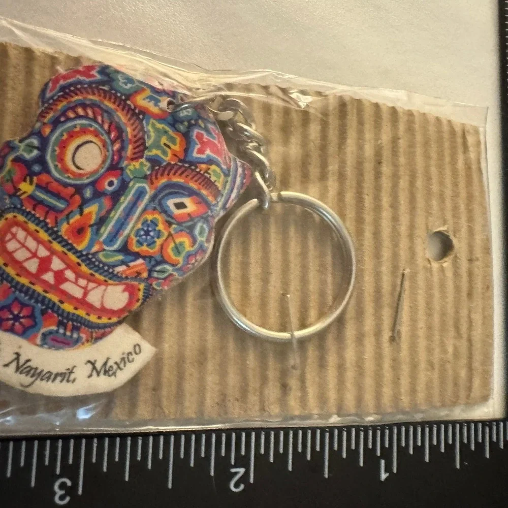 Arte Huichol Sugar Skull Keychain Colorful Mexico‎ Folk Art Keyring